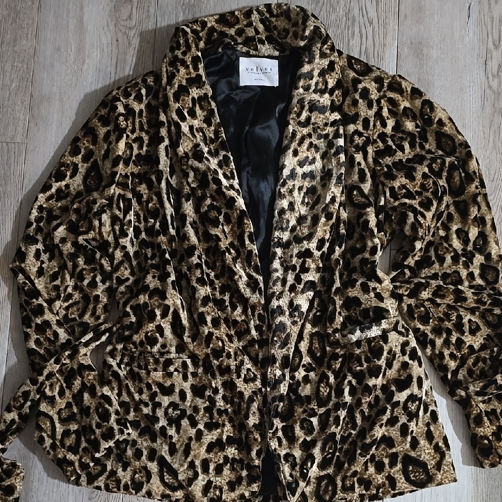 Leopard Print Women's Jacket - Picture 5 of 6